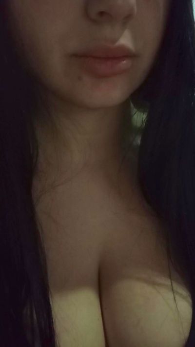 priscilaxxx3 live cam on Cam4