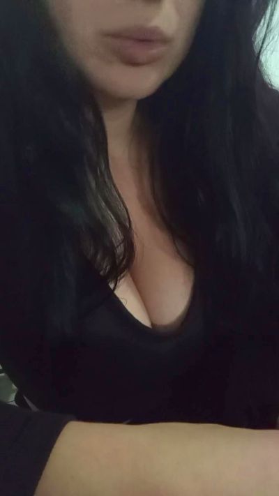 priscilaxxx3 live cam on Cam4