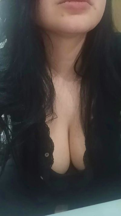priscilaxxx3 live cam on Cam4