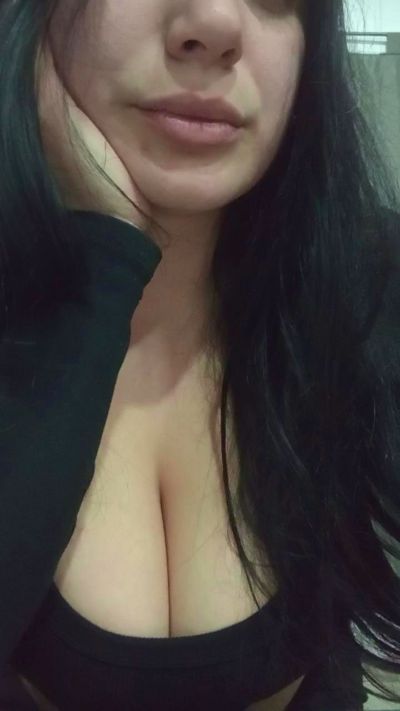 priscilaxxx3 live cam on Cam4