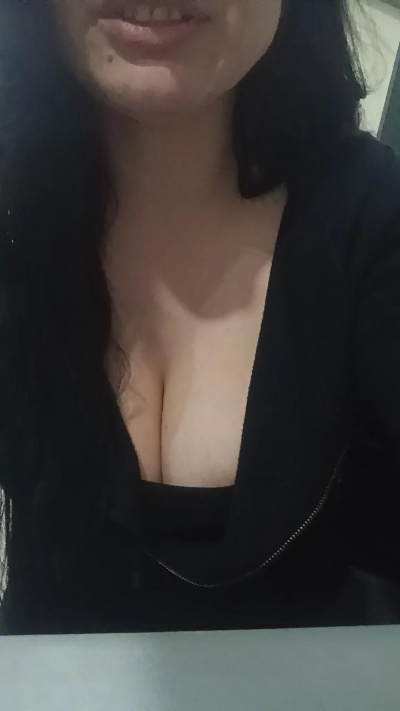 priscilaxxx3 live cam on Cam4