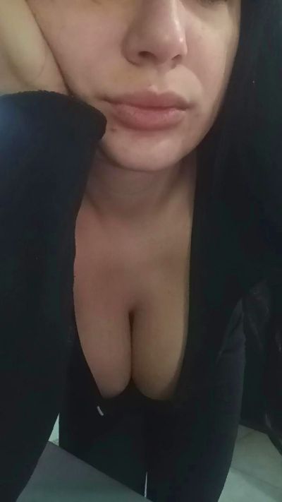 priscilaxxx3 live cam on Cam4