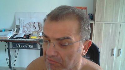 ptitbout69 live cam on Cam4