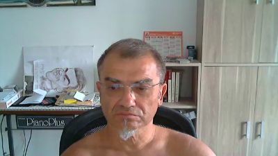 ptitbout69 live cam on Cam4