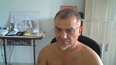ptitbout69 live cam on Cam4