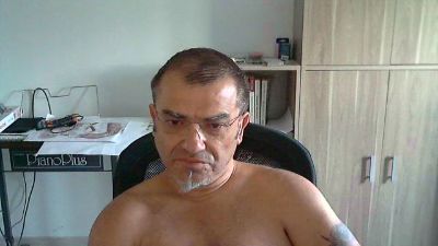 ptitbout69 live cam on Cam4