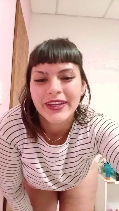 puchi4 live cam on Cam4