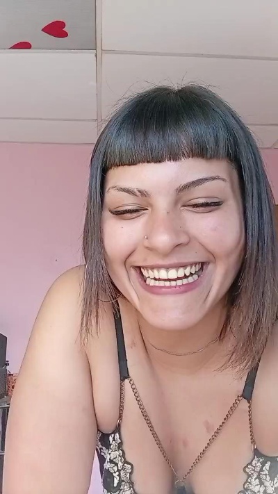 puchi4 live cam on Cam4