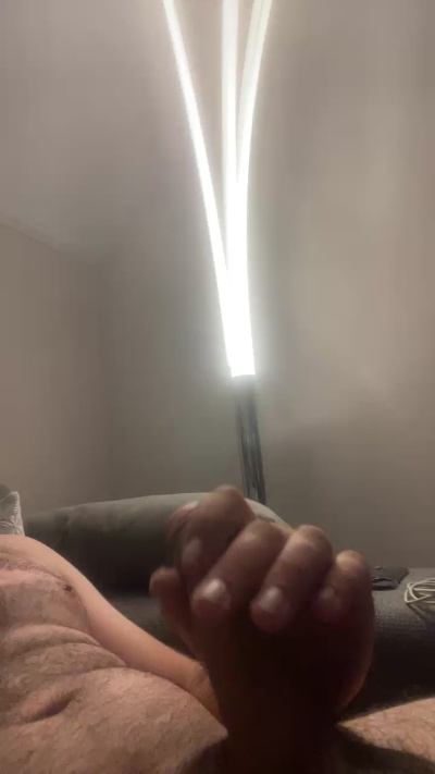 pussyfucker33 live cam on Cam4