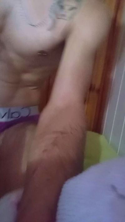 put_Gooner live cam on Cam4