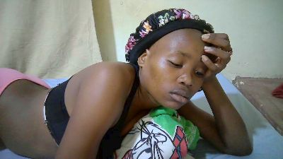 queen_slender live cam on Cam4