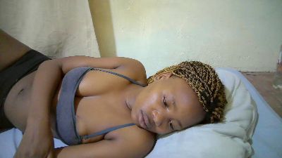 queen_slender live cam on Cam4