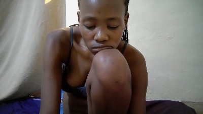 queen_slender live cam on Cam4