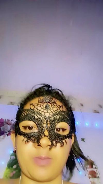 queenny1 live cam on Cam4