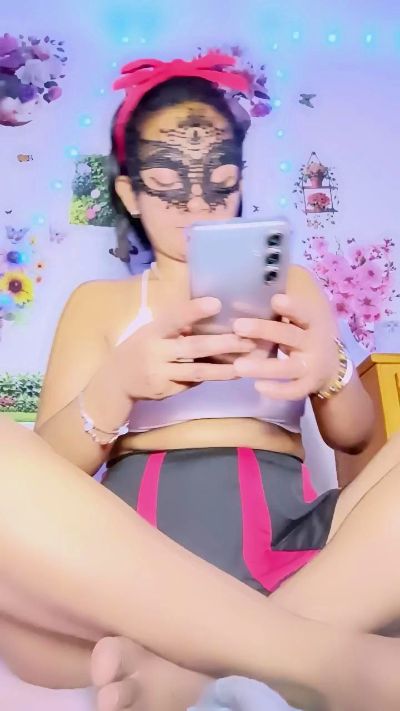 queenny1 live cam on Cam4