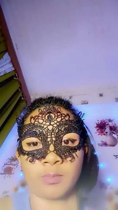 queenny1 live cam on Cam4