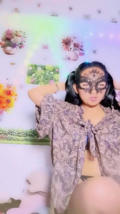 queenny1 live cam on Cam4