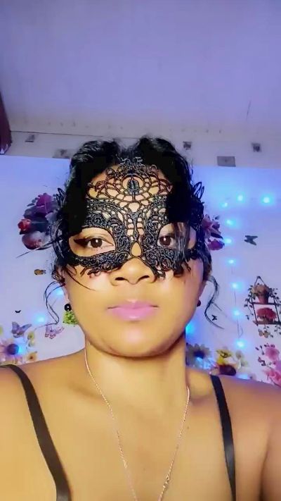 queenny1 live cam on Cam4