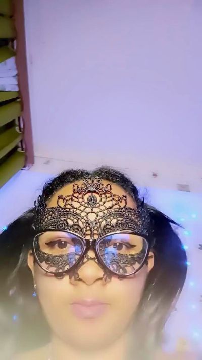 queenny1 live cam on Cam4