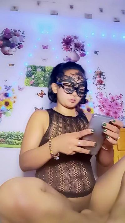 queenny1 live cam on Cam4