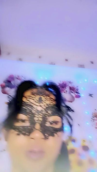 queenny1 live cam on Cam4