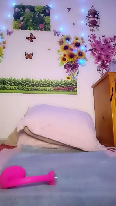 queenny1 live cam on Cam4