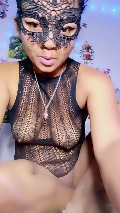 queenny1 live cam on Cam4