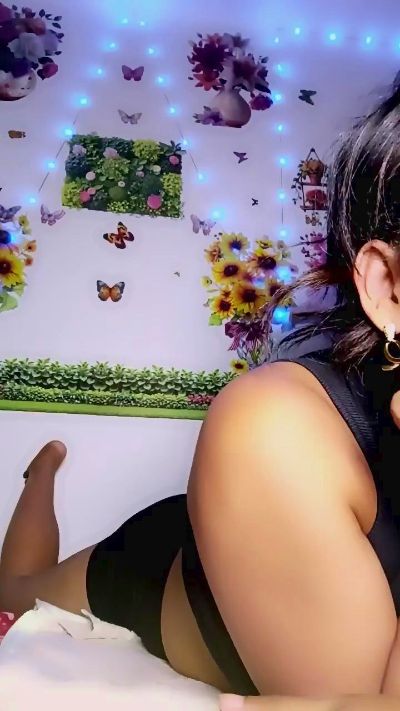 queenny1 live cam on Cam4
