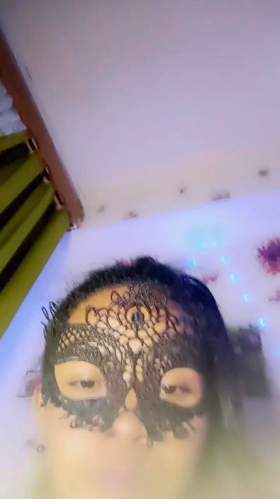 queenny1 live cam on Cam4