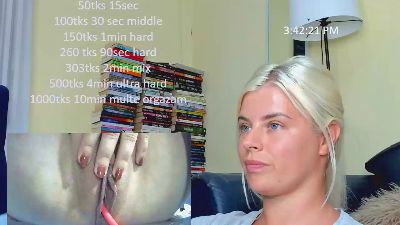 queenofthenight live cam on Cam4