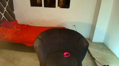queensquirt27 live cam on Cam4