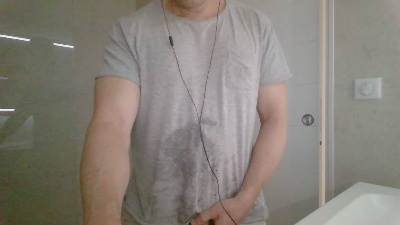 queue22 live cam on Cam4