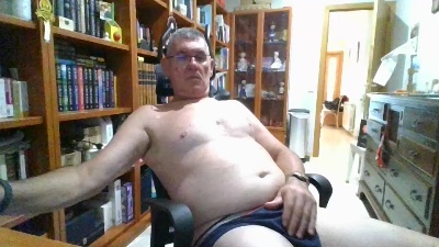 quique185bcn live cam on Cam4