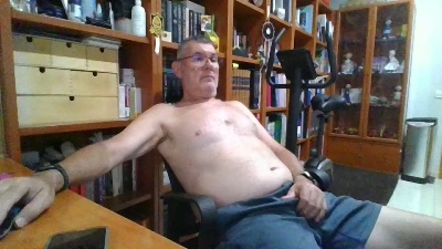 quique185bcn live cam on Cam4