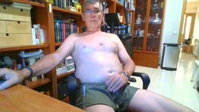 quique185bcn live cam on Cam4