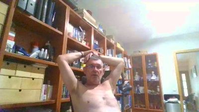 quique185bcn live cam on Cam4