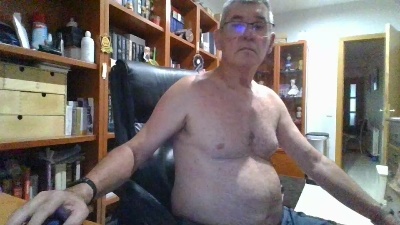 quique185bcn live cam on Cam4