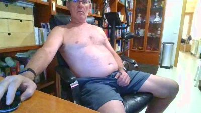 quique185bcn live cam on Cam4