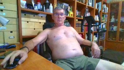 quique185bcn live cam on Cam4