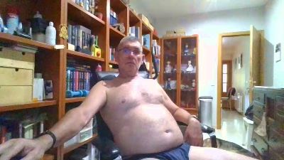 quique185bcn live cam on Cam4