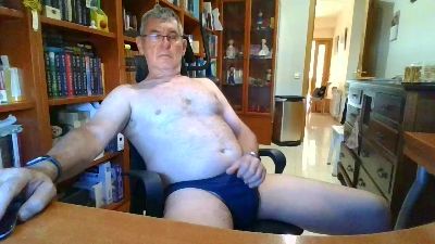 quique185bcn live cam on Cam4
