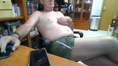 quique185bcn live cam on Cam4