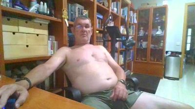 quique185bcn live cam on Cam4