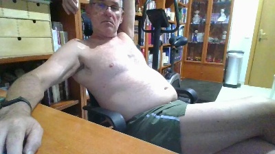 quique185bcn live cam on Cam4