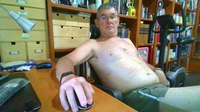 quique185bcn live cam on Cam4