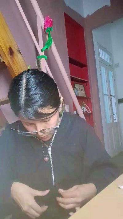r0m44 live cam on Cam4