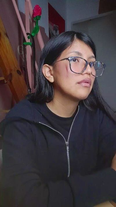 r0m44 live cam on Cam4