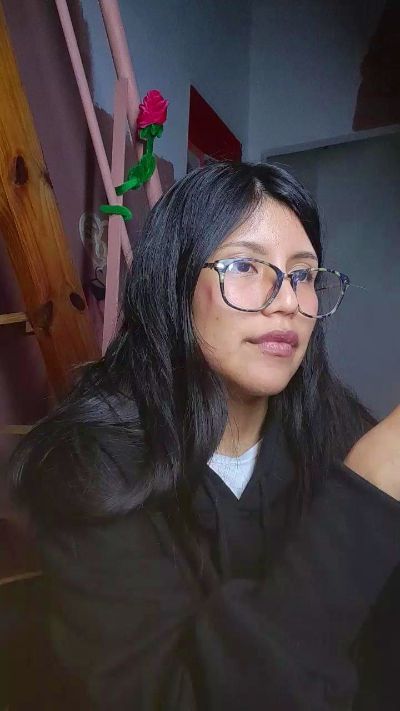 r0m44 live cam on Cam4