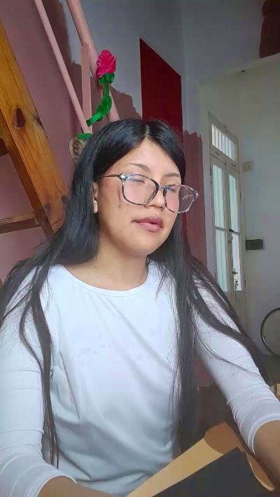 r0m44 live cam on Cam4