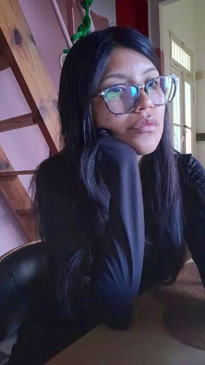 r0m44 live cam on Cam4